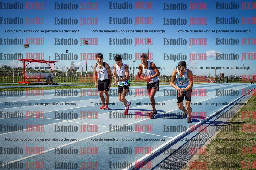 Fotos de los 3000 m con obstáculos de varones