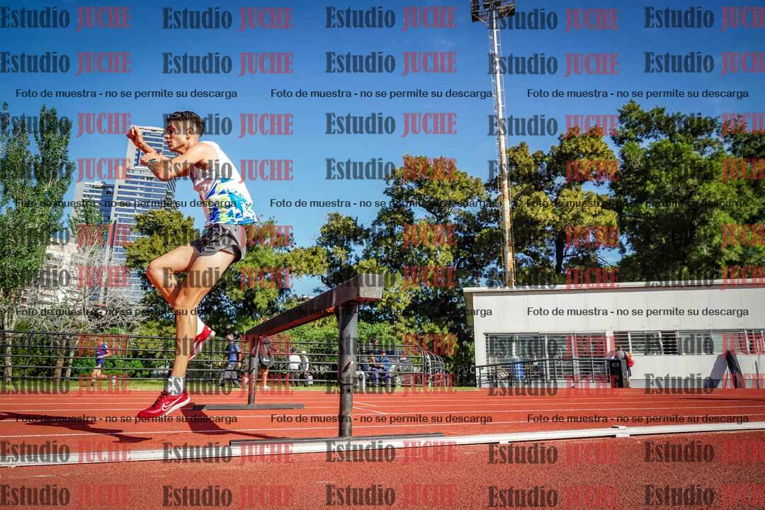 Fotos de los 3000 m con obstáculos de varones