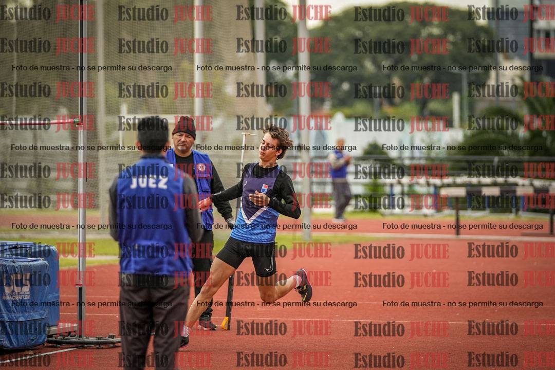 Fotos del salto en alto de varones
