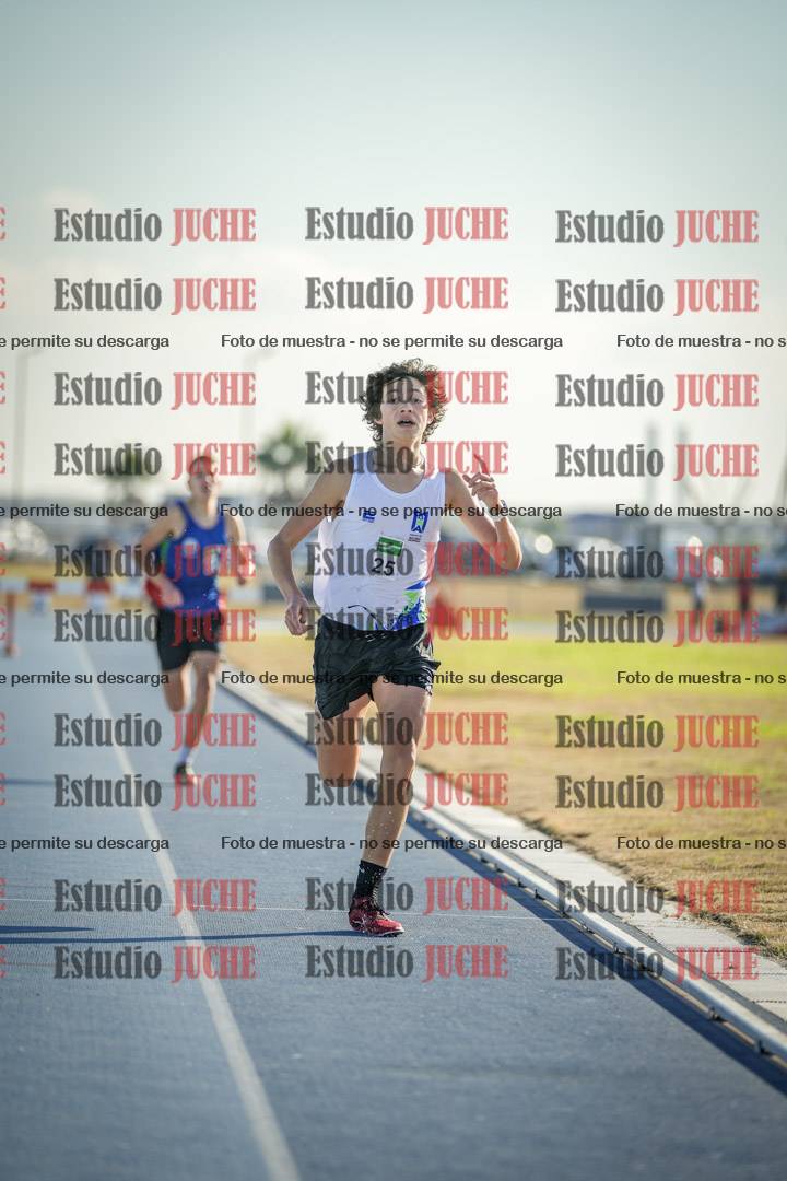 Fotos de los 2000 m con obstáculos de varones