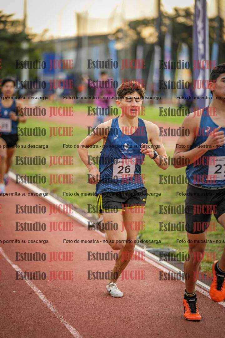 Fotos de los 2000 m con obstáculos de varones
