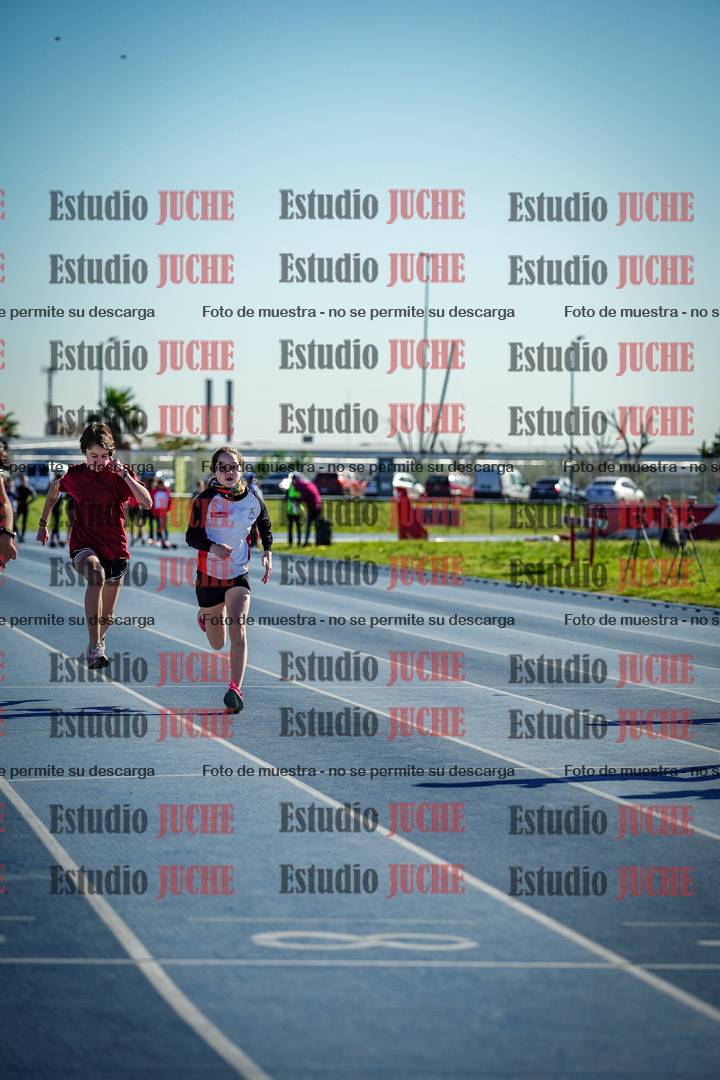 Fotos de los 80 m llanos de mujeres - U14