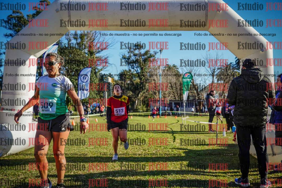 Fotos de la llegada del cross de 4000 m - mujeres