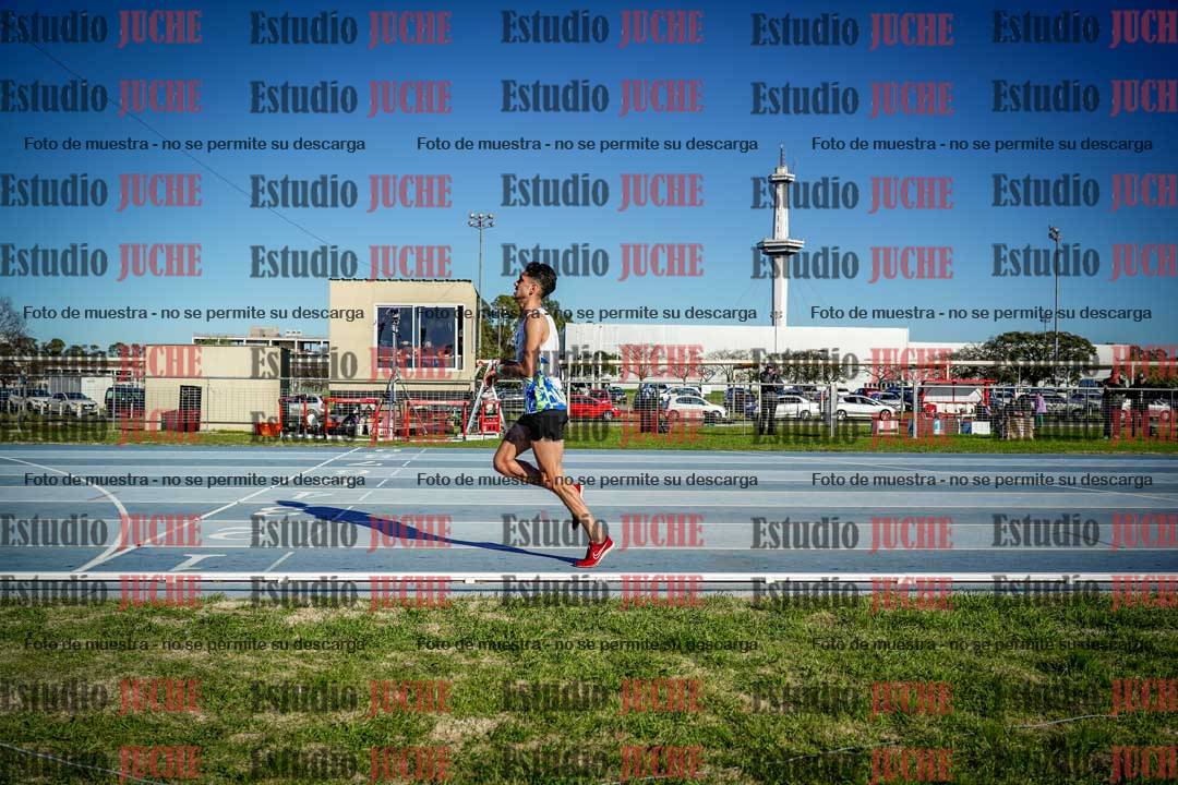 Fotos de los 3000 m con obstáculos de varones