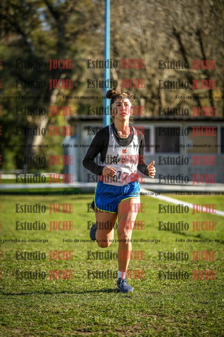 Fotos de la llegada del cross de 4000 m - mujeres