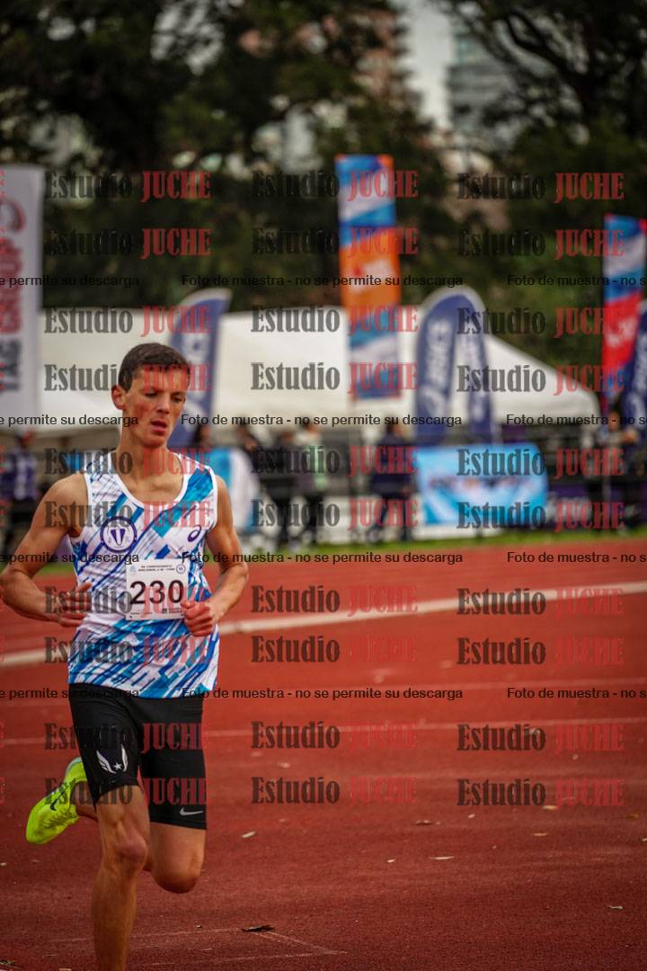 Fotos de los 2000 m con obstáculos de varones