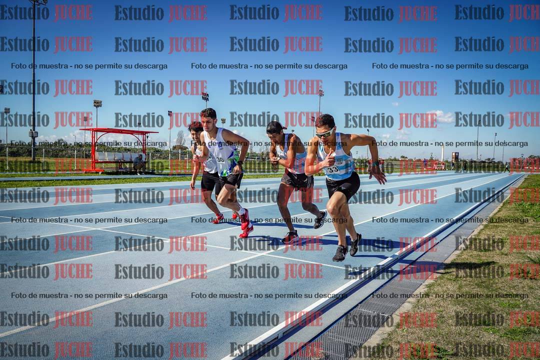 Fotos de los 3000 m con obstáculos de varones
