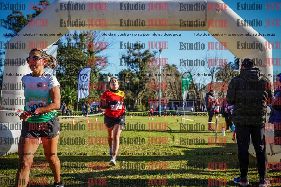 Fotos de la llegada del cross de 4000 m - mujeres