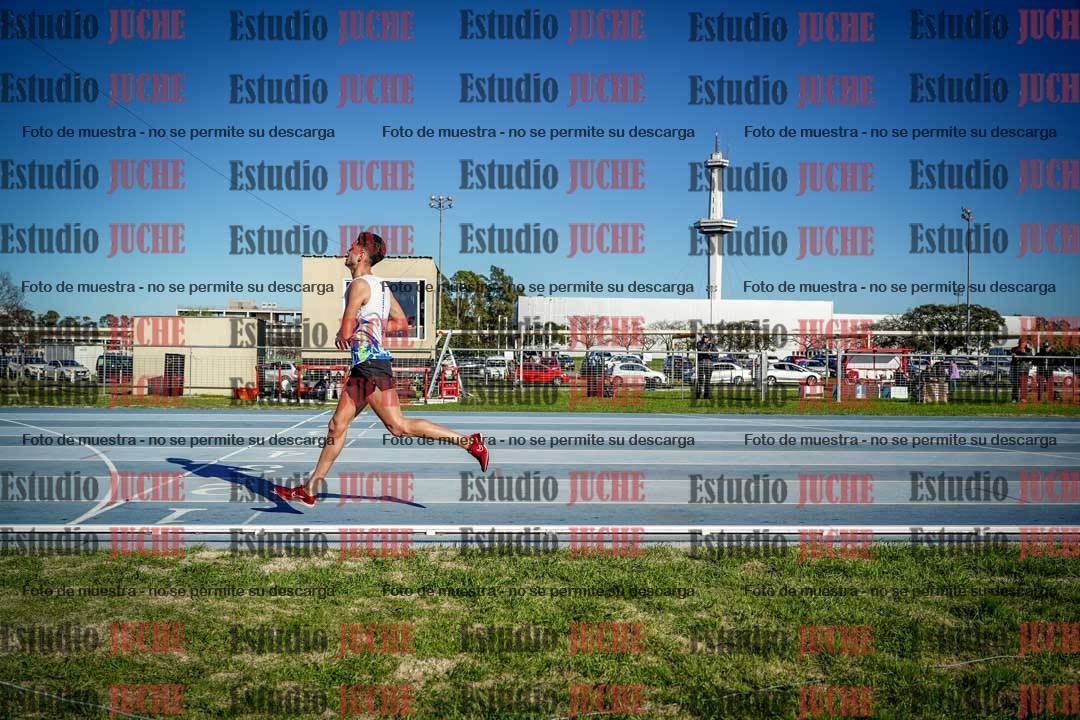 Fotos de los 3000 m con obstáculos de varones
