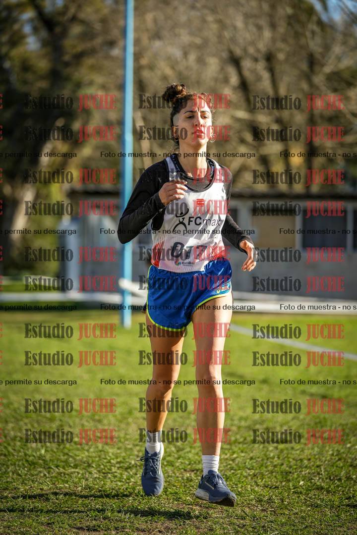 Fotos de la llegada del cross de 4000 m - mujeres