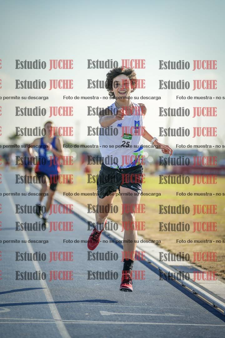 Fotos de los 2000 m con obstáculos de varones