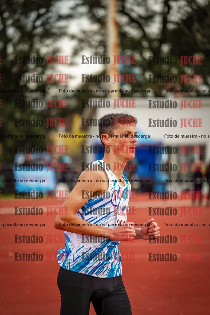 Fotos de los 2000 m con obstáculos de varones