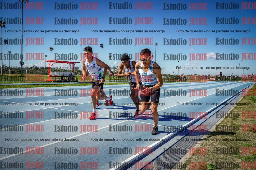 Fotos de los 3000 m con obstáculos de varones