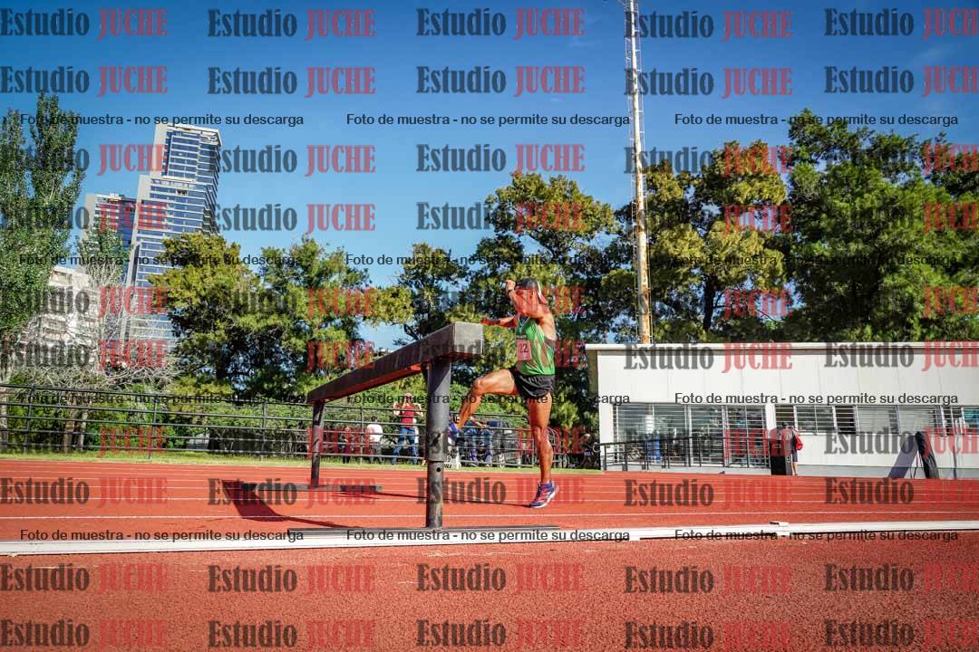 Fotos de los 3000 m con obstáculos de varones