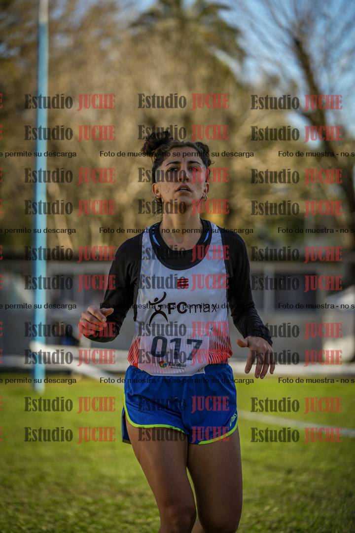 Fotos de la llegada del cross de 4000 m - mujeres