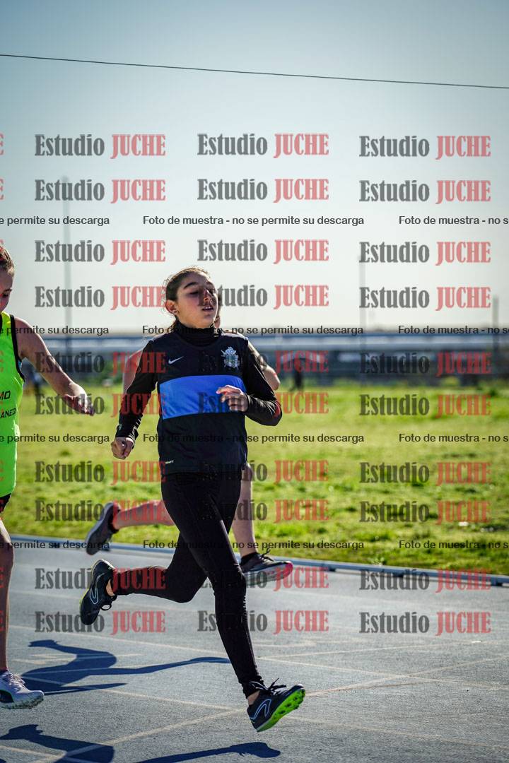 Fotos de los 80 m llanos de mujeres - U14