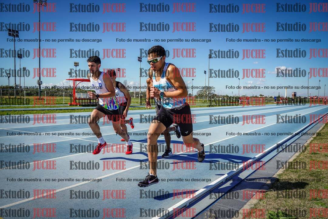 Fotos de los 3000 m con obstáculos de varones