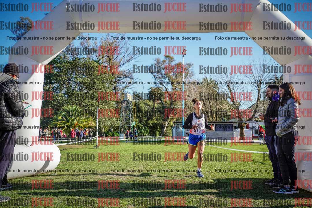 Fotos de la llegada del cross de 4000 m - mujeres