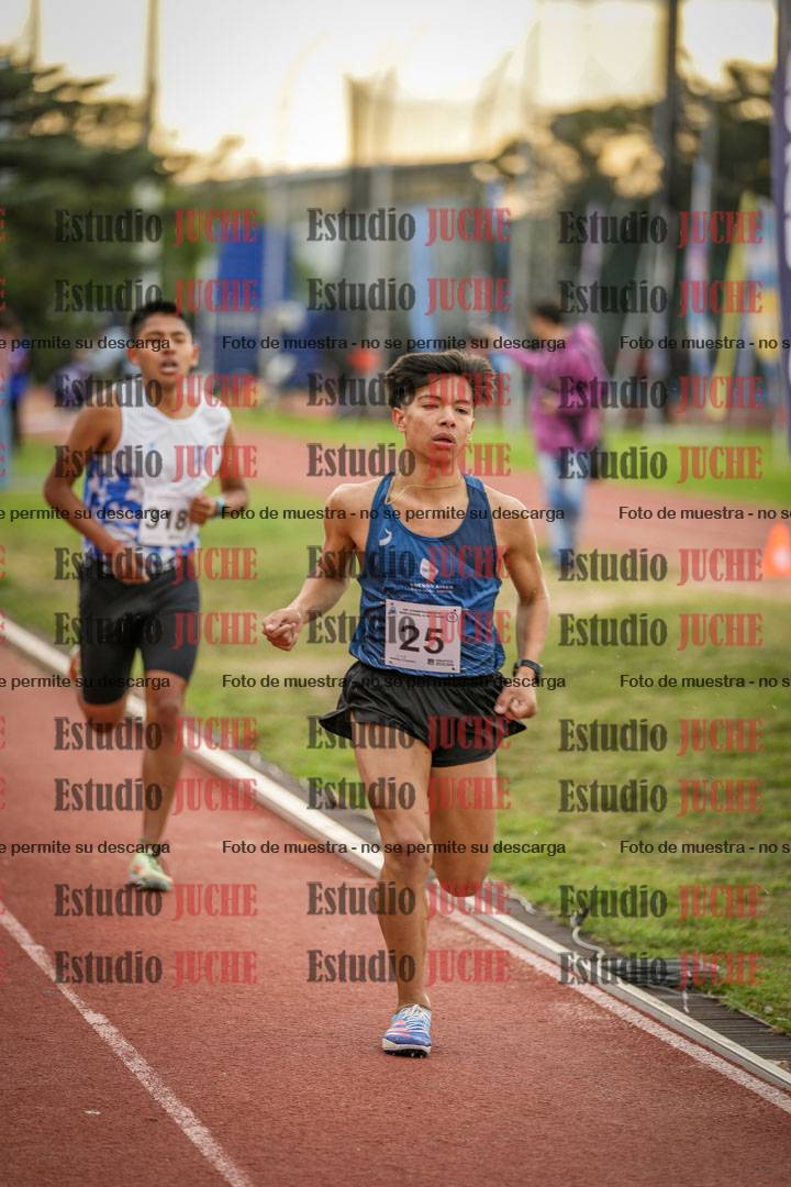 Fotos de los 2000 m con obstáculos de varones