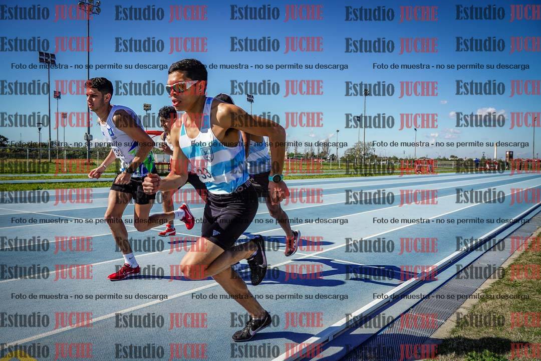 Fotos de los 3000 m con obstáculos de varones