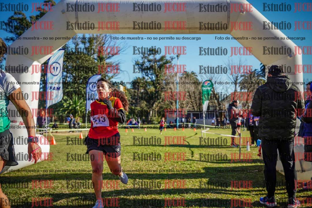 Fotos de la llegada del cross de 4000 m - mujeres