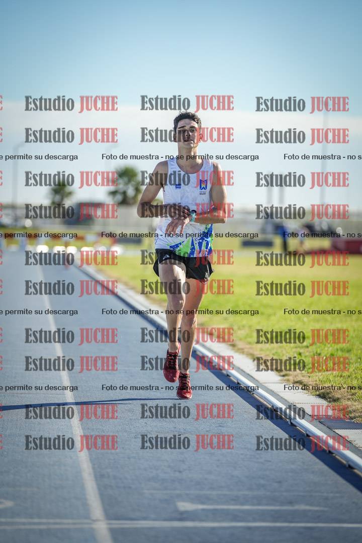 Fotos de los 3000 m con obstáculos de varones