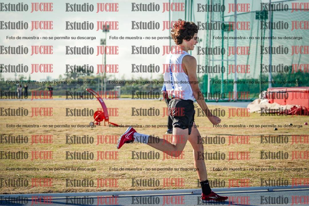 Fotos de los 2000 m con obstáculos de varones