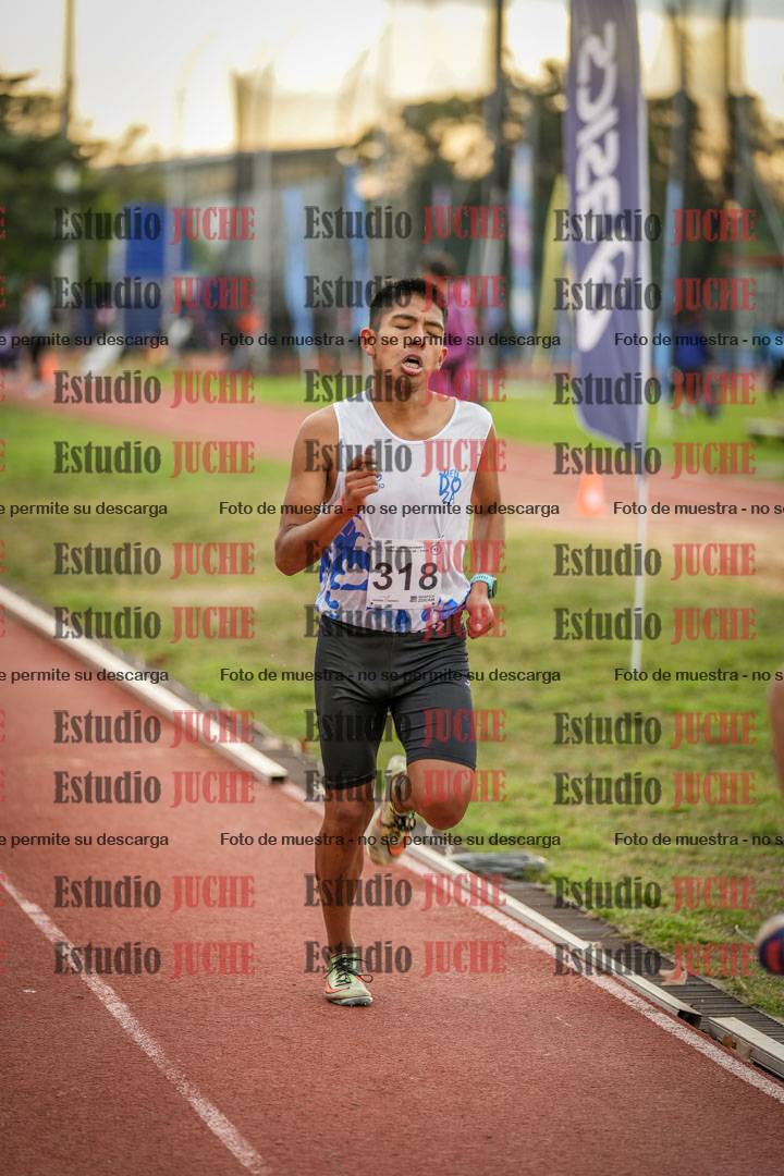 Fotos de los 2000 m con obstáculos de varones