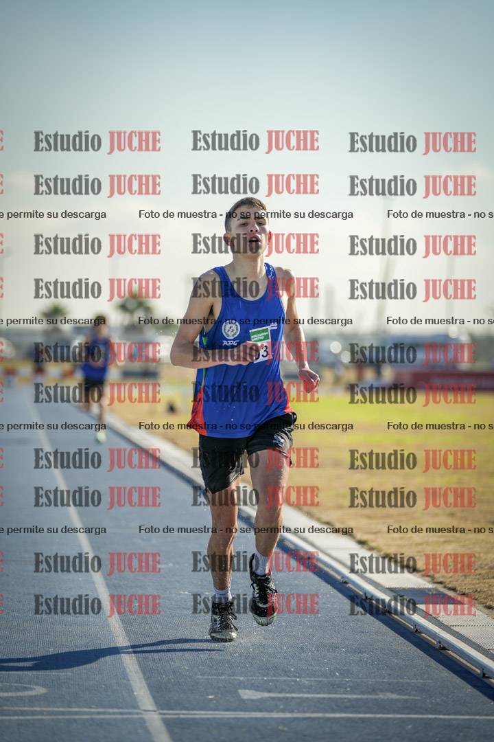 Fotos de los 2000 m con obstáculos de varones