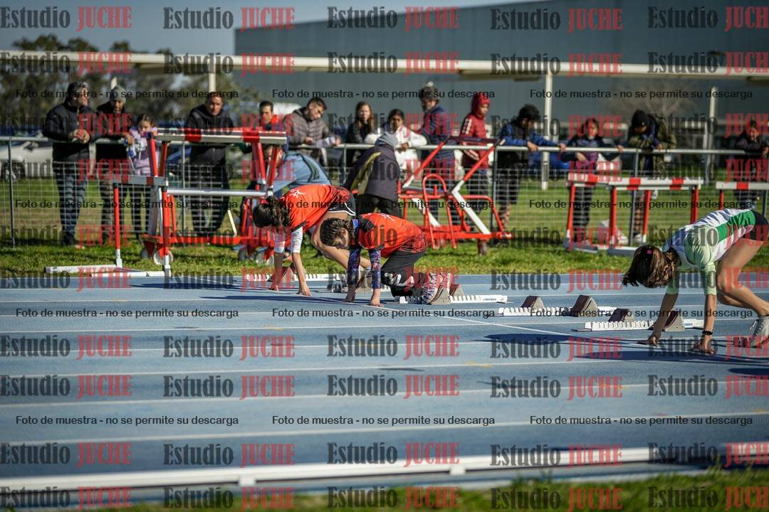 Fotos de los 80 m llanos de mujeres - U14
