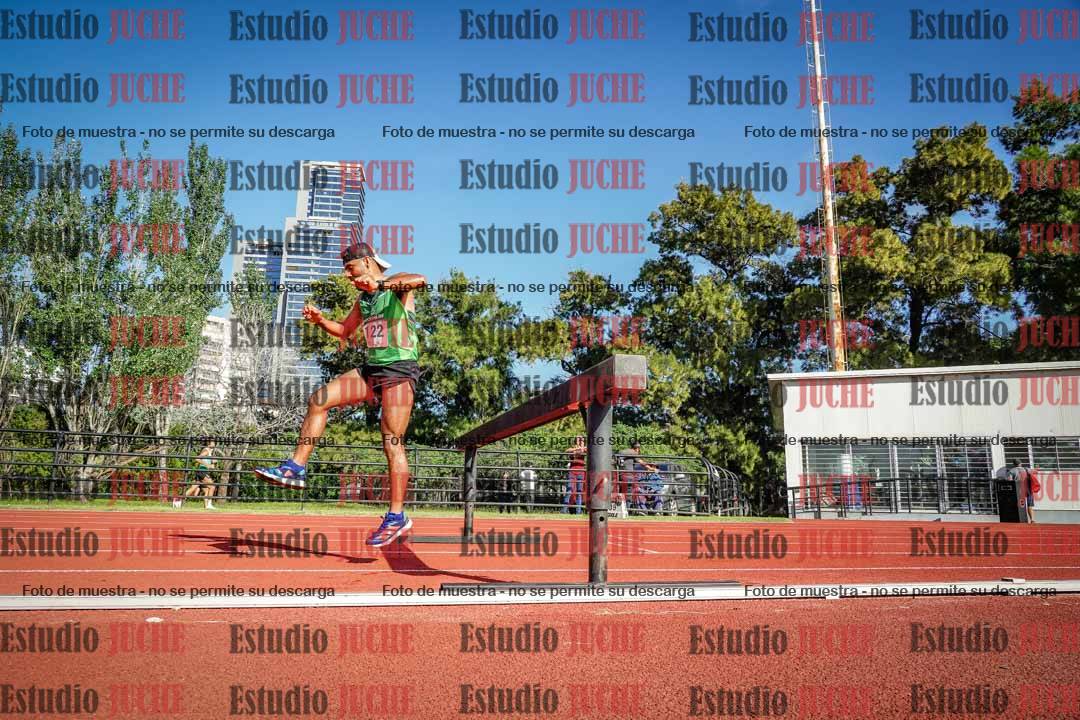 Fotos de los 3000 m con obstáculos de varones