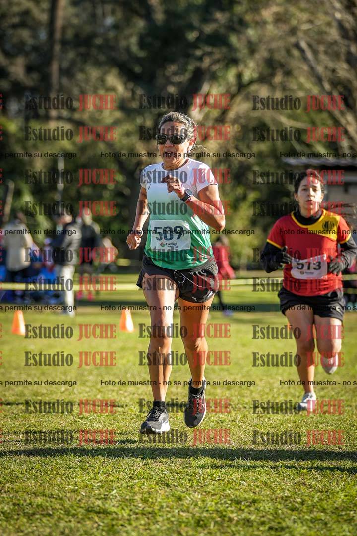 Fotos de la llegada del cross de 4000 m - mujeres