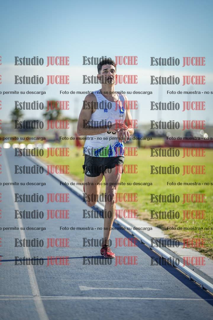 Fotos de los 3000 m con obstáculos de varones