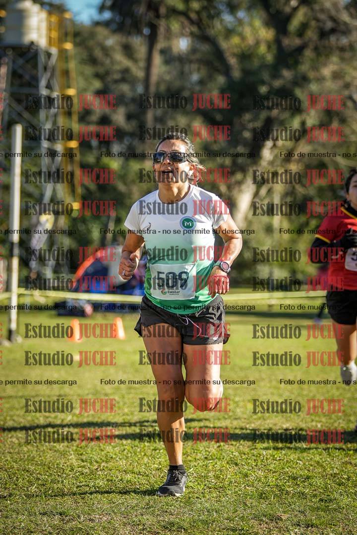 Fotos de la llegada del cross de 4000 m - mujeres