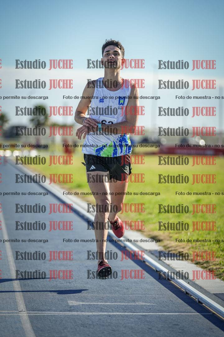 Fotos de los 3000 m con obstáculos de varones