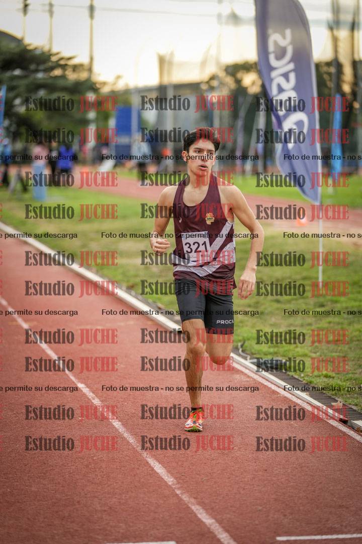 Fotos de los 2000 m con obstáculos de varones