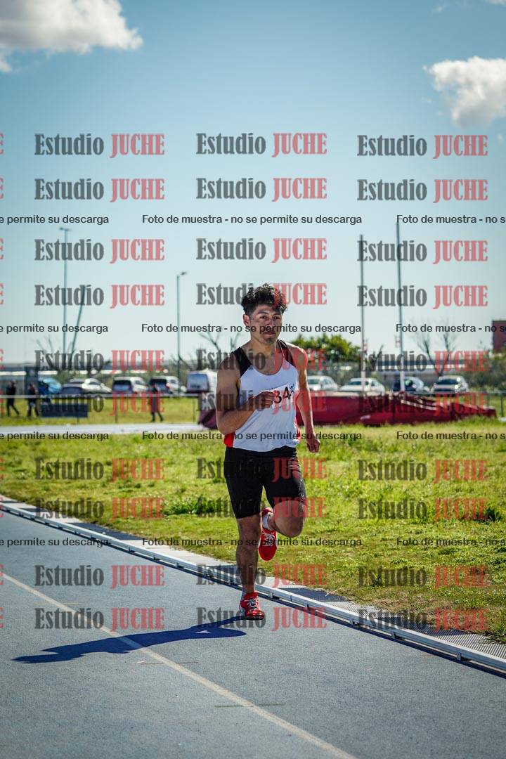 Fotos de los 3000 m con obstáculos de varones
