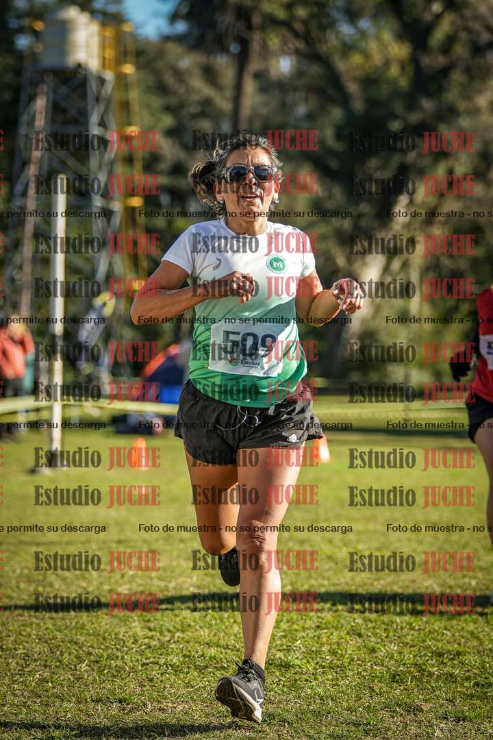 Fotos de la llegada del cross de 4000 m - mujeres