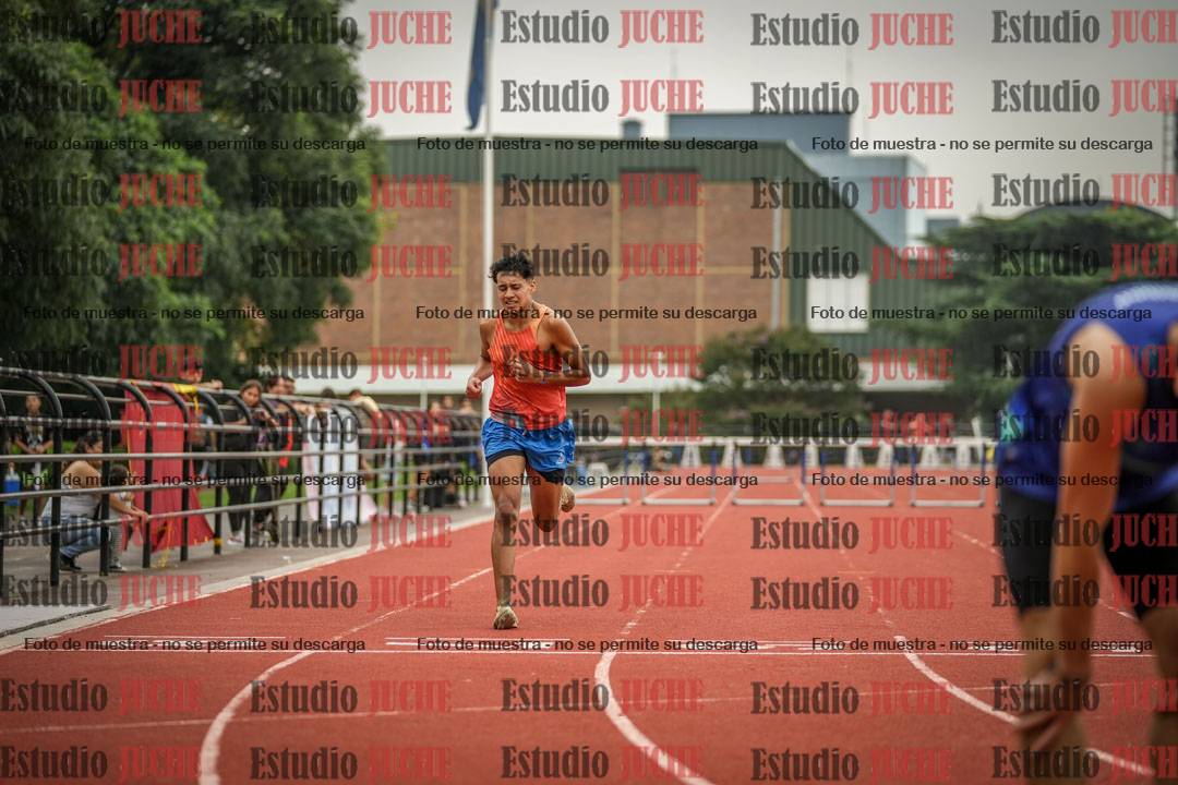 Fotos de los 400 m con vallas de varones