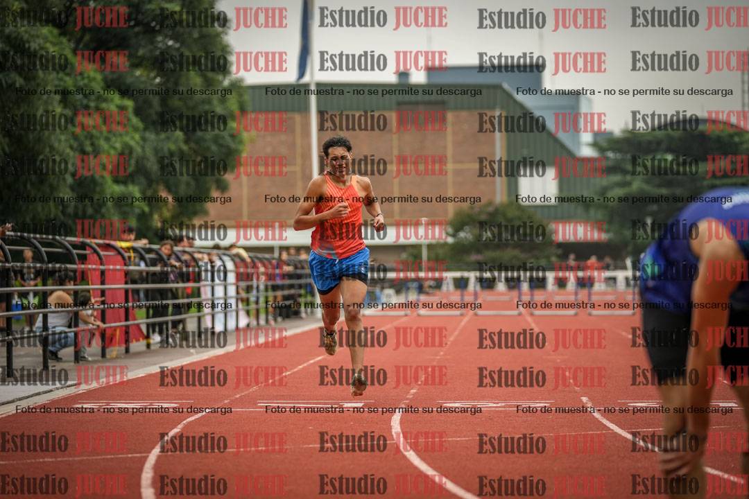 Fotos de los 400 m con vallas de varones