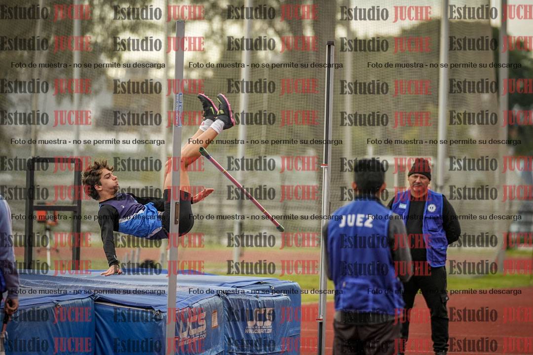 Fotos del salto en alto de varones