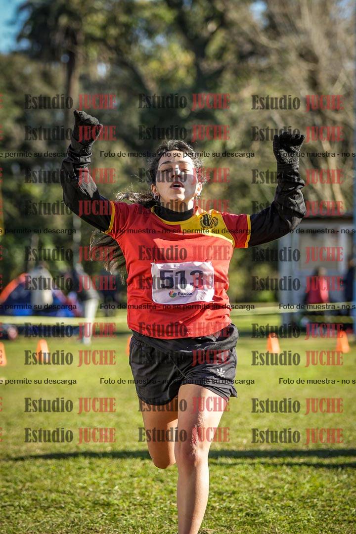 Fotos de la llegada del cross de 4000 m - mujeres