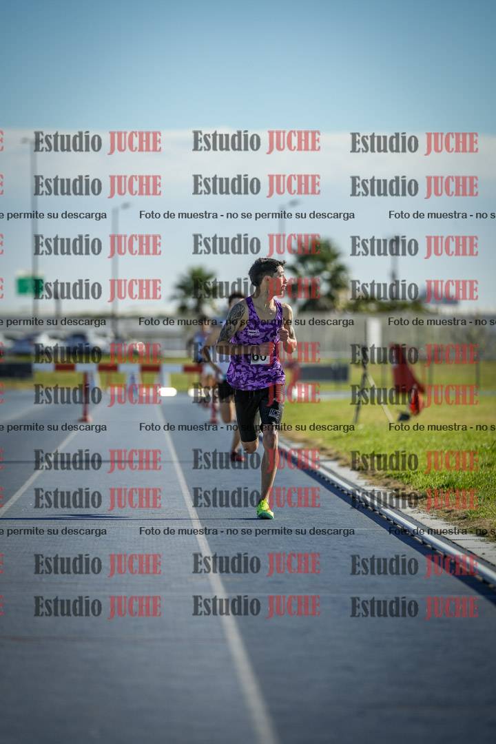 Fotos de los 3000 m con obstáculos de varones