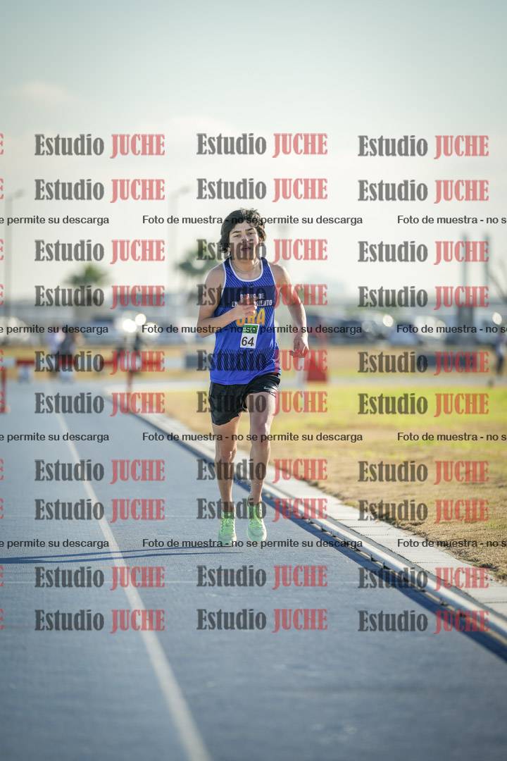 Fotos de los 2000 m con obstáculos de varones