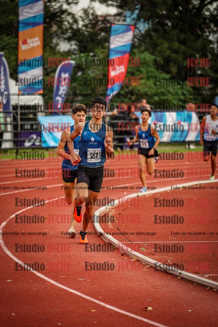 Fotos de los 2000 m con obstáculos de varones