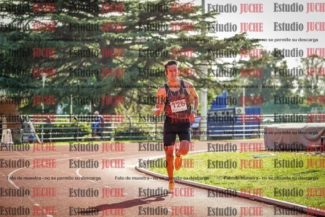 Fotos de los 3000 m con obstáculos de varones