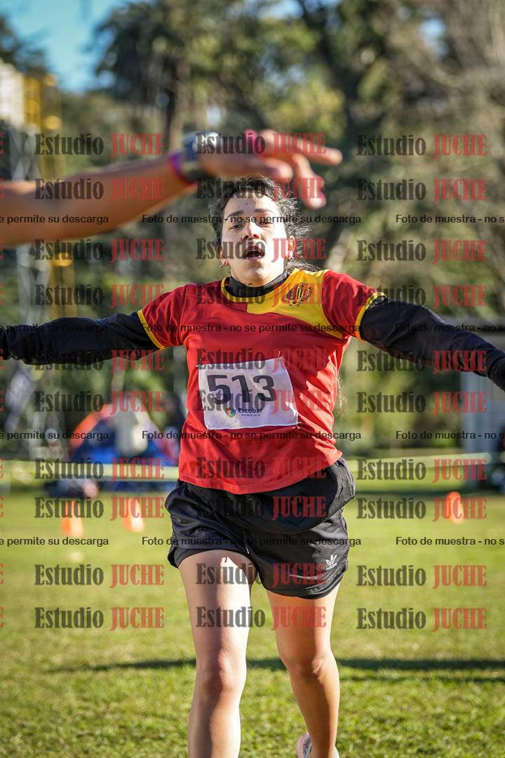 Fotos de la llegada del cross de 4000 m - mujeres