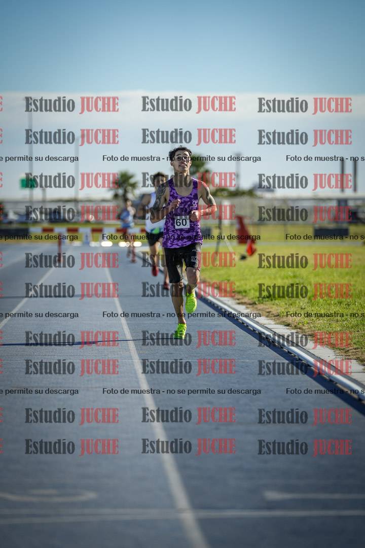 Fotos de los 3000 m con obstáculos de varones