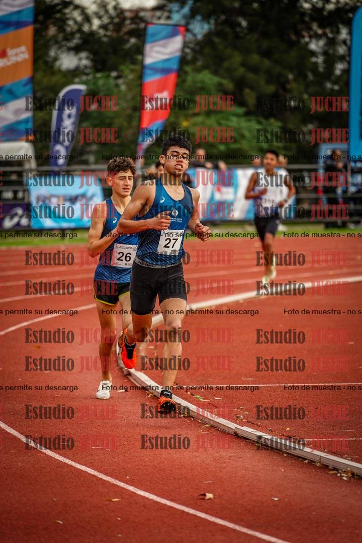 Fotos de los 2000 m con obstáculos de varones
