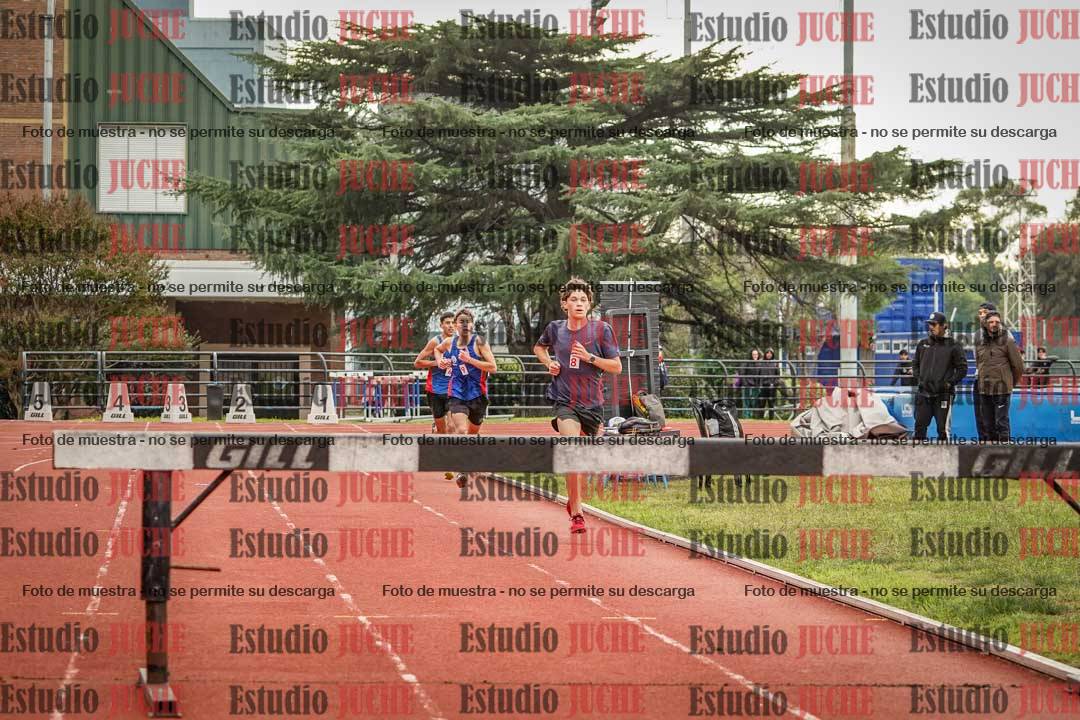 Fotos de los 3000 m con obstáculos de varones